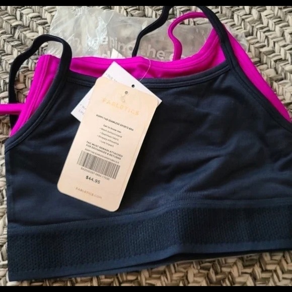 NWOT Fabletics Sports Bra - Picture 3 of 3